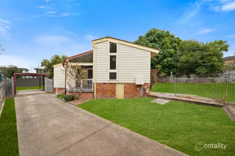 6 DOCHARTY ST, BRADBURY, NSW 2560