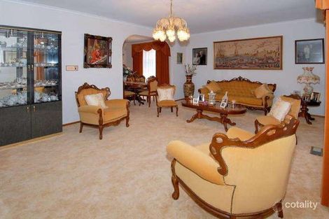 Property photo of 9 Tintaldra Drive Taylors Lakes VIC 3038