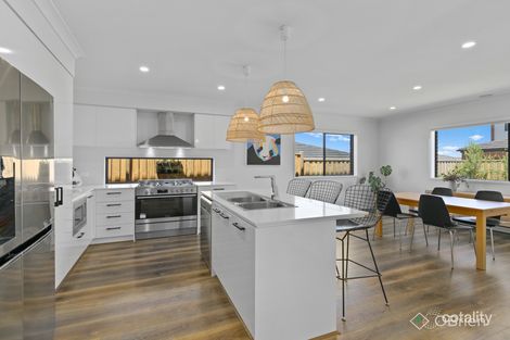 Property photo of 29 Jasper Way Officer VIC 3809