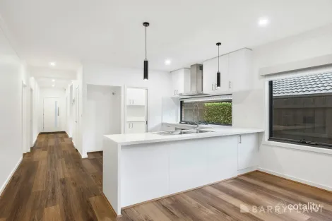 Property photo of 4 Emma Road Croydon VIC 3136