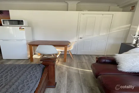 Property photo of 5 Delambre Place Hinchinbrook NSW 2168