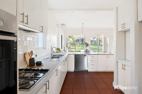 Property photo of 95 Maltravers Road Ivanhoe East VIC 3079