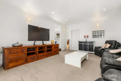 Property photo of 10 Jaycee Avenue Nowra NSW 2541