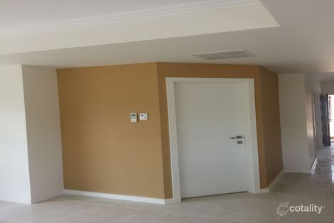 Property photo of 4/280 Pound Road Hampton Park VIC 3976