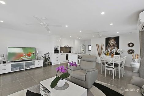 Property photo of 2/17 Meredith Crescent Baringa QLD 4551