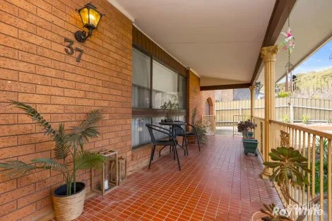 Property photo of 37 Alexander Street Ashmont NSW 2650