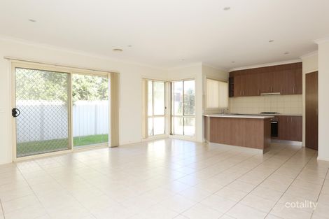 Property photo of 2/40 Carissa Circuit Werribee VIC 3030