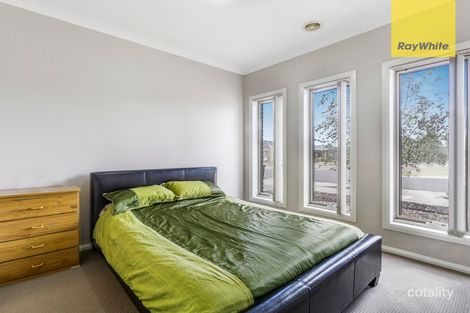 Property photo of 38 Barleygrass Crescent Brookfield VIC 3338