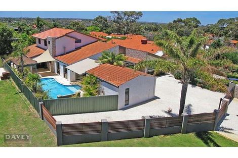 Property photo of 8 Heath Rise Carine WA 6020