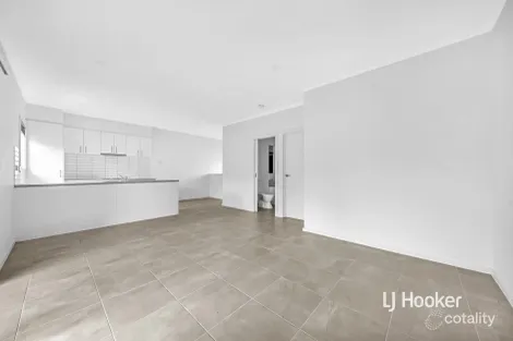 Property photo of 16 Nugget Way Cranbourne East VIC 3977