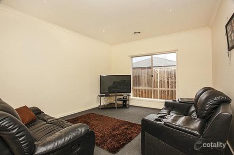 Property photo of 2/31 Horseshoe Circuit Truganina VIC 3029