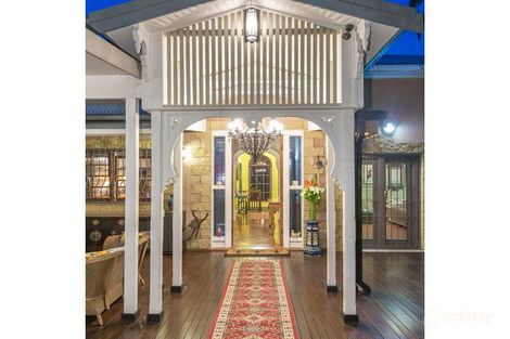 Property photo of 16 Owen Lane Auchenflower QLD 4066