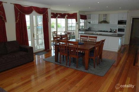 Property photo of 11 The Oval Berwick VIC 3806
