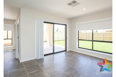 Property photo of 8 Central Park Drive Mildura VIC 3500