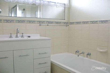 Property photo of 24 Wingala Avenue Keysborough VIC 3173