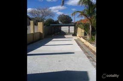 Property photo of 28 Rochford Way Girrawheen WA 6064