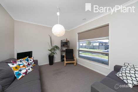 Property photo of 6 Tilia Drive Cranbourne North VIC 3977