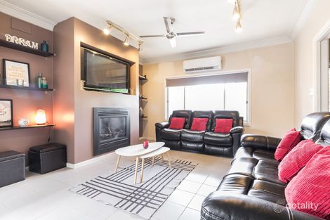 Property photo of 18 Moss Court Glenroy VIC 3046