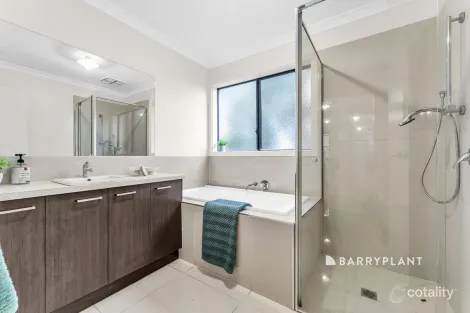 Property photo of 1 Vimini Drive Narre Warren VIC 3805