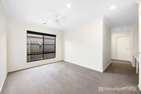 Property photo of 11 Hammersmith Circuit Traralgon VIC 3844
