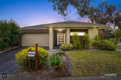 Property photo of 2 Aldous Place Cranbourne North VIC 3977