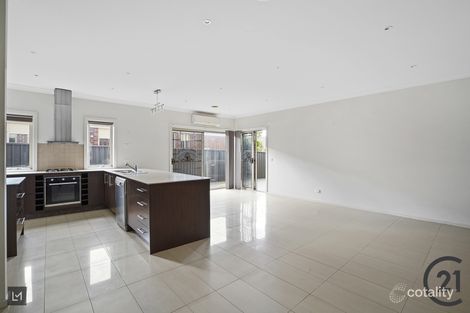 Property photo of 2 Aldous Place Cranbourne North VIC 3977