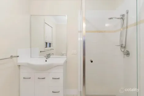 Property photo of 2/3 Silver Gull Street Coomera QLD 4209