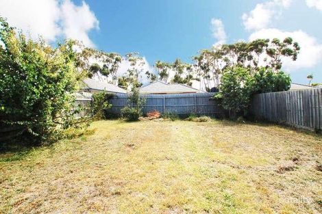 Property photo of 28 McIntyre Avenue Roxburgh Park VIC 3064