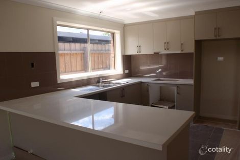 Property photo of 2/72 East Esplanade St Albans VIC 3021