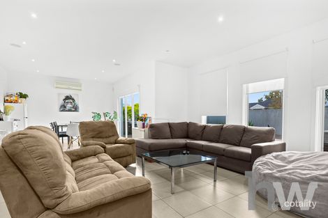 Property photo of 10 Hewat Drive Highton VIC 3216