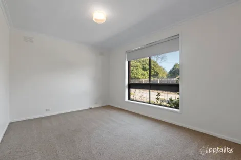 Property photo of 2/35 Lyall Street Cranbourne VIC 3977