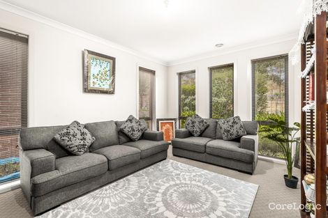 Property photo of 19 Sienna Way Pakenham VIC 3810