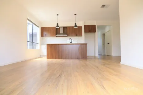 12 Flaxseed Dr, Mickleham, VIC 3064