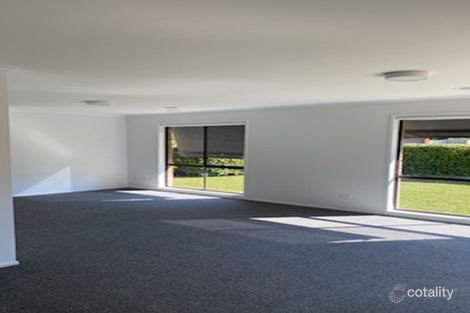 Property photo of 2 Stuart Drive Woodend VIC 3442