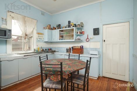 Property photo of 1 Halloran Street Turvey Park NSW 2650