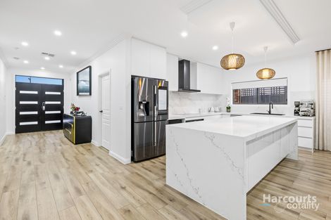 Property photo of 15 Deakin Grove Burnside Heights VIC 3023