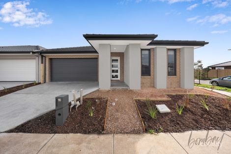 Property photo of 16 Beewar Street Mickleham VIC 3064