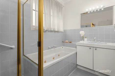 Property photo of 2/29 Turner Avenue Glen Huntly VIC 3163