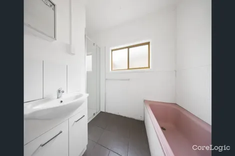 Property photo of 10 Staff Street Seddon VIC 3011
