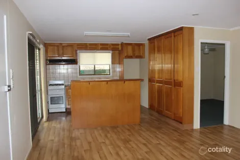 13 George St, Macleay Island, QLD 4184