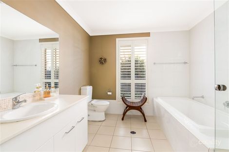 Property photo of 18 Shoreline Avenue Haywards Bay NSW 2530