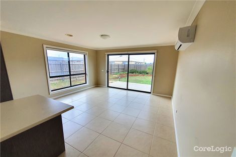 Property photo of 17 Toolern Waters Drive Weir Views VIC 3338