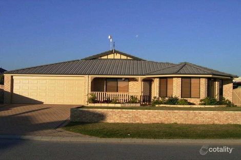 32 Bluefields Pkwy, Port Kennedy, WA 6172