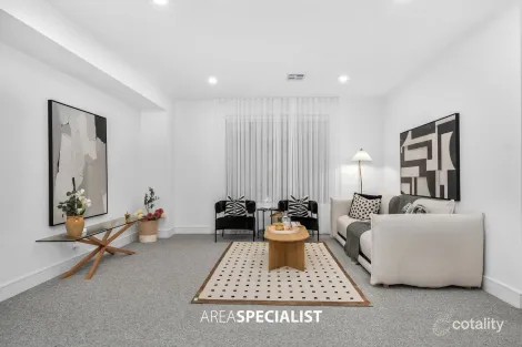 Property photo of 10 Affinity Lane Cranbourne West VIC 3977