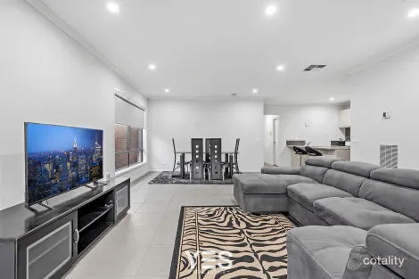 Property photo of 18 Sutil Drive Clyde North VIC 3978