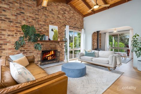 Property photo of 8 Greenleaf Court Eltham North VIC 3095