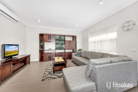 Property photo of 2 Hinterland Close Lynbrook VIC 3975