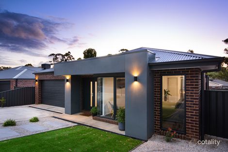 Property photo of 19 Bettalan Court Spring Gully VIC 3550