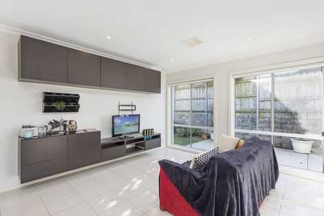Property photo of 10 Cove Circuit Little Bay NSW 2036
