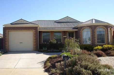 21 Maclarens Cl, Manor Lakes, VIC 3024